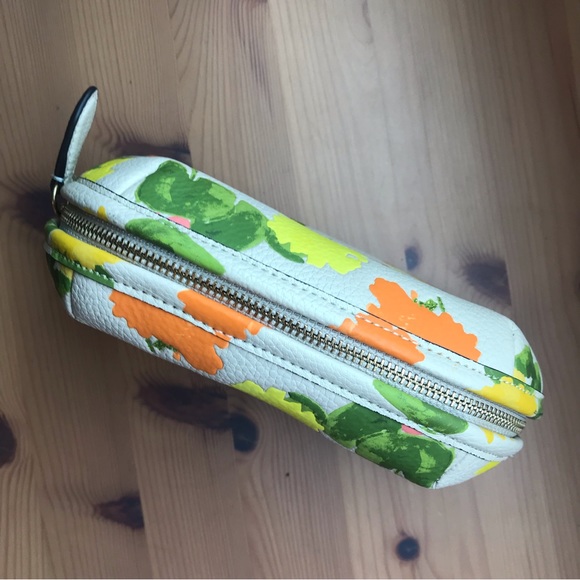 🌸🍃Coach Julienne Cosmetic Case 17 With Floral Print - Picture 7 of 11